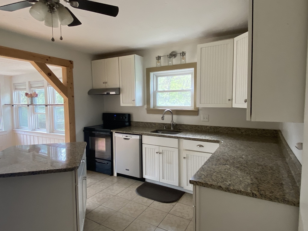 24 Sizer Dr