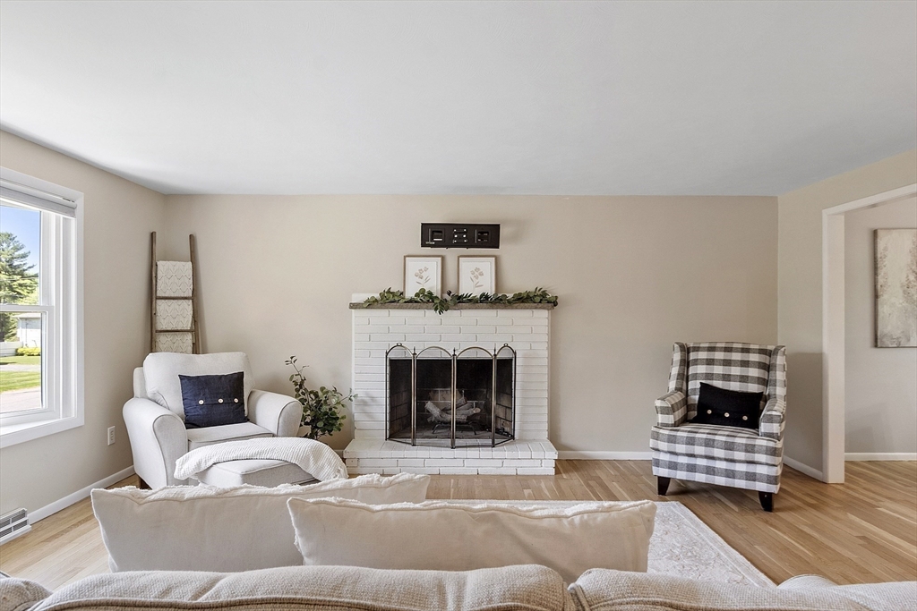 49 Angelica Dr
