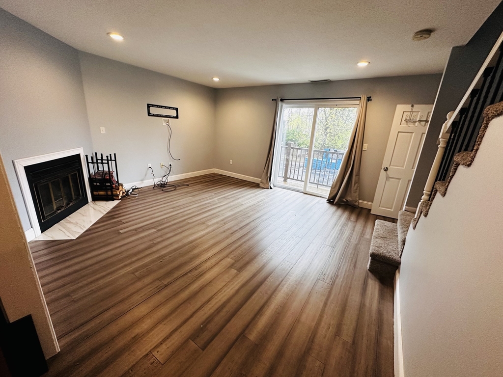 275 Donohue Rd 5