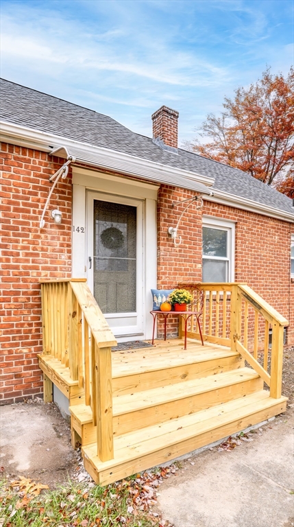 142 Amherst St
