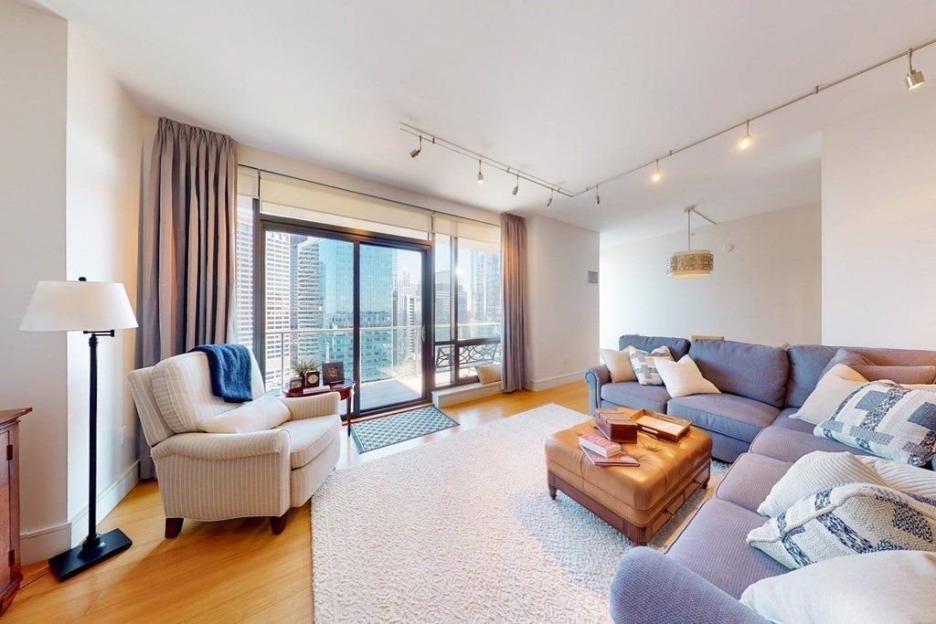 45 Province St 2702