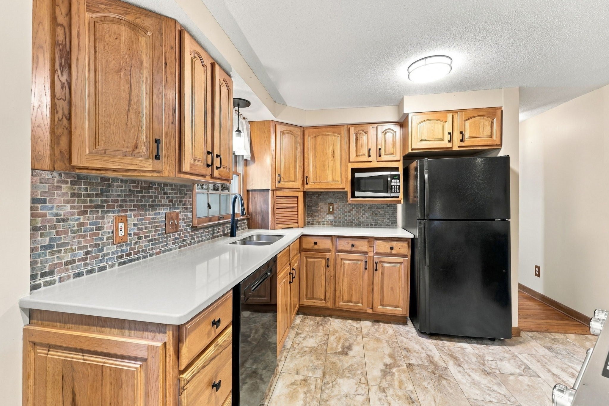 89 Almon Ave, West Springfield, MA Photo #9
