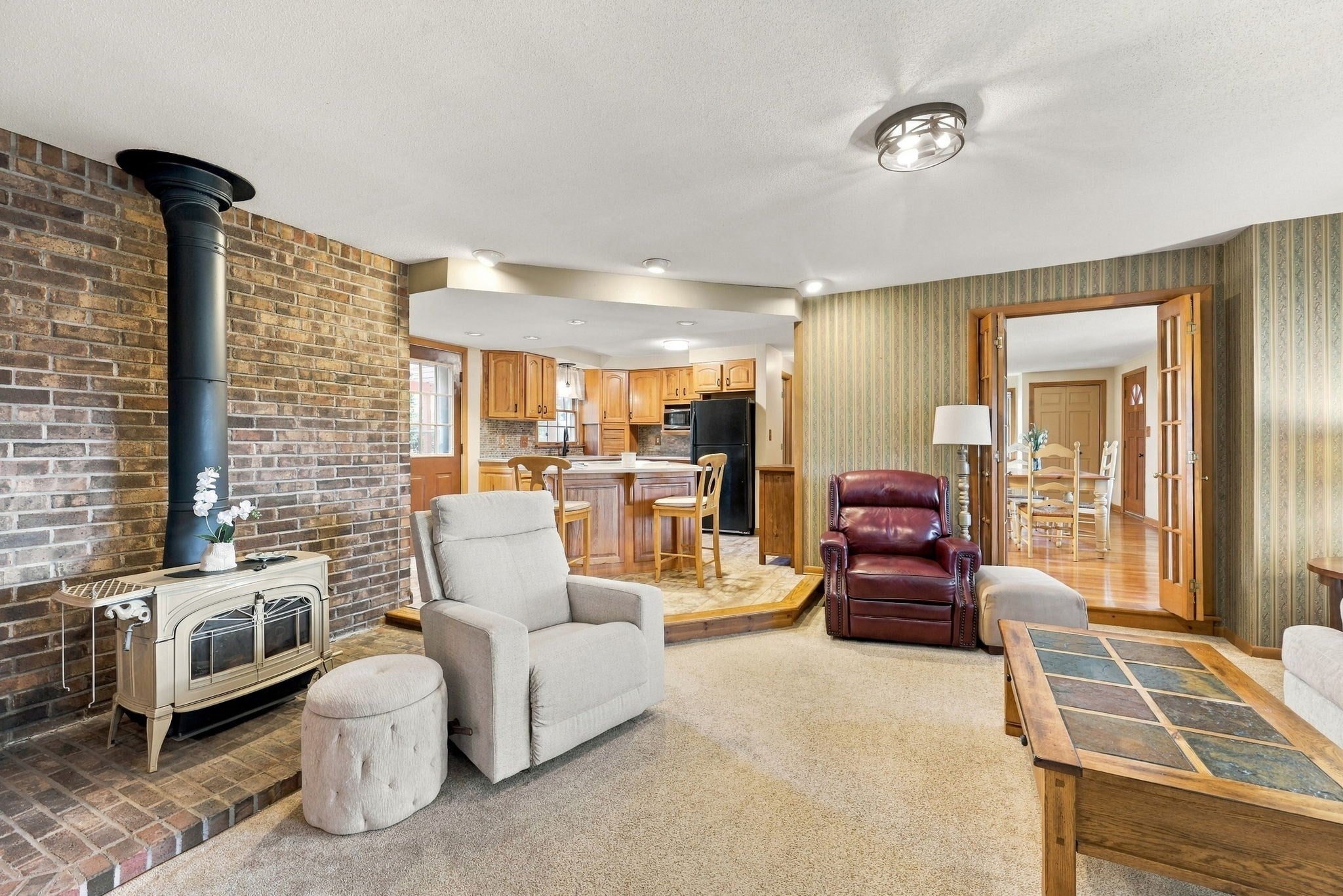 89 Almon Ave, West Springfield, MA Photo #5