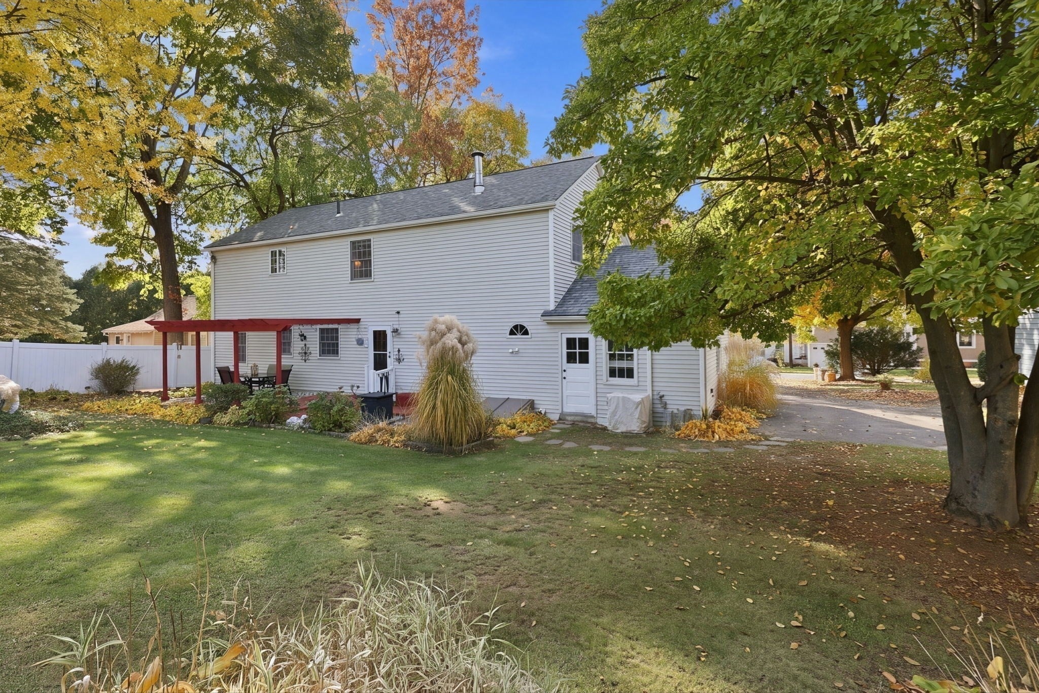 89 Almon Ave, West Springfield, MA Photo #32