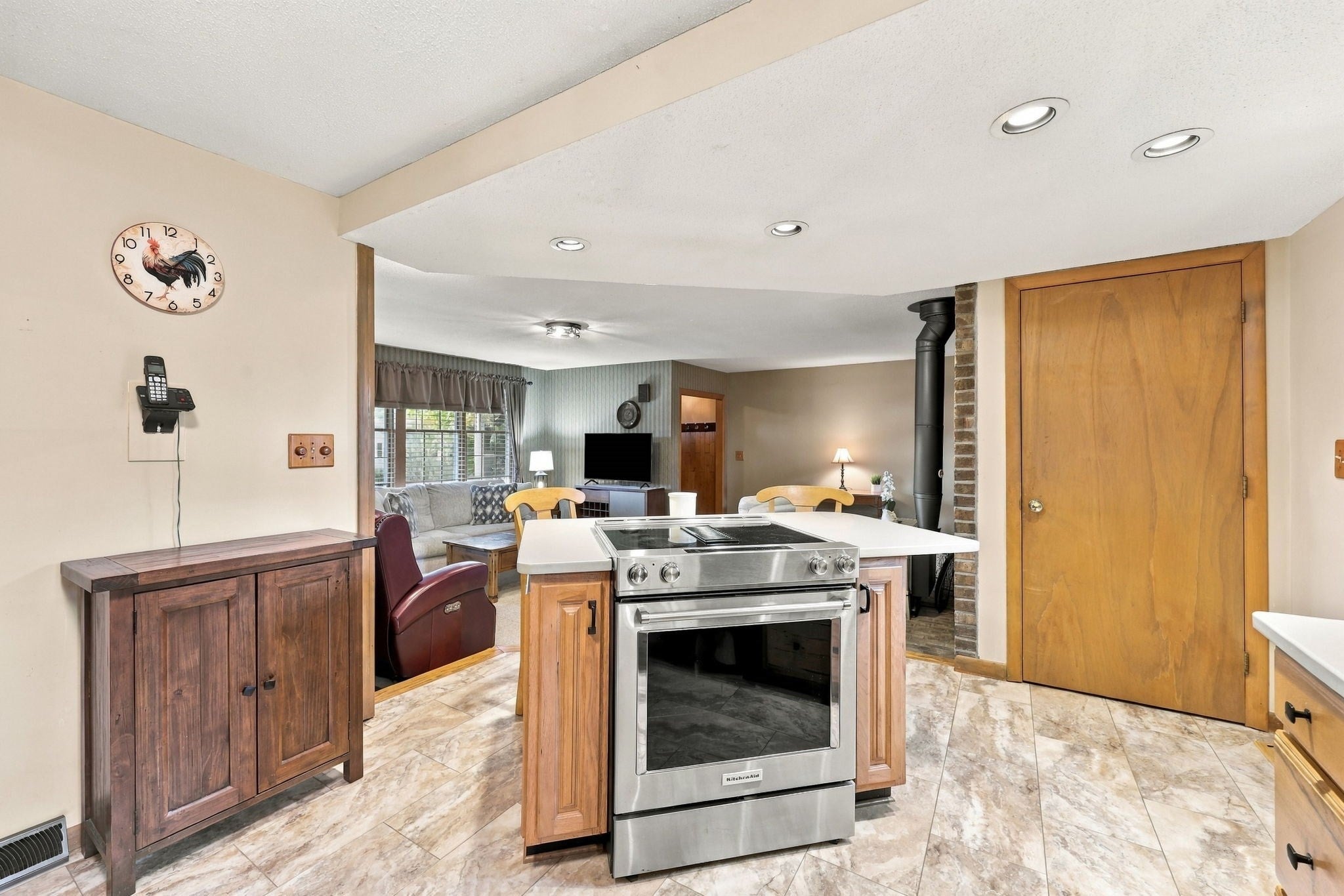 89 Almon Ave, West Springfield, MA Photo #10