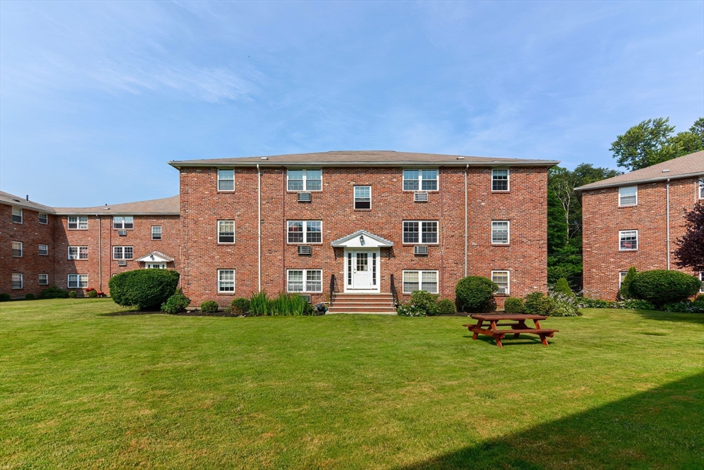 4 Colonial Village Dr #9, Arlington, MA, 4 Colonial Village Dr #9, Arlington, MA Photo #25