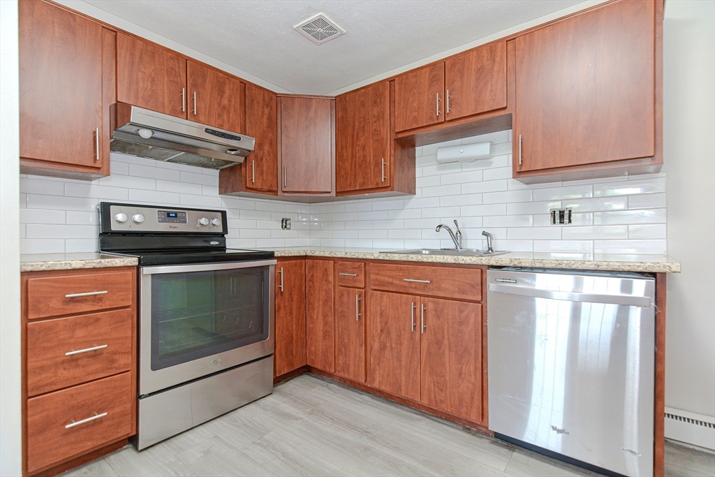 4 Colonial Village Dr #9, Arlington, MA, 4 Colonial Village Dr #9, Arlington, MA Photo #6