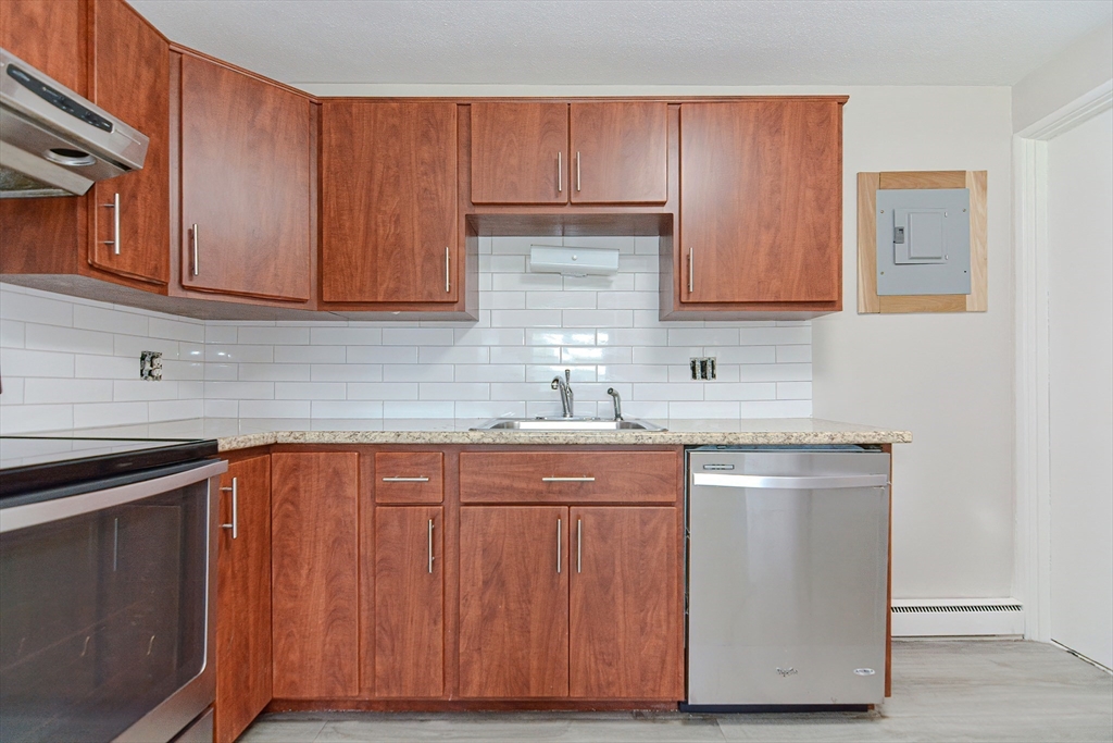 4 Colonial Village Dr 9