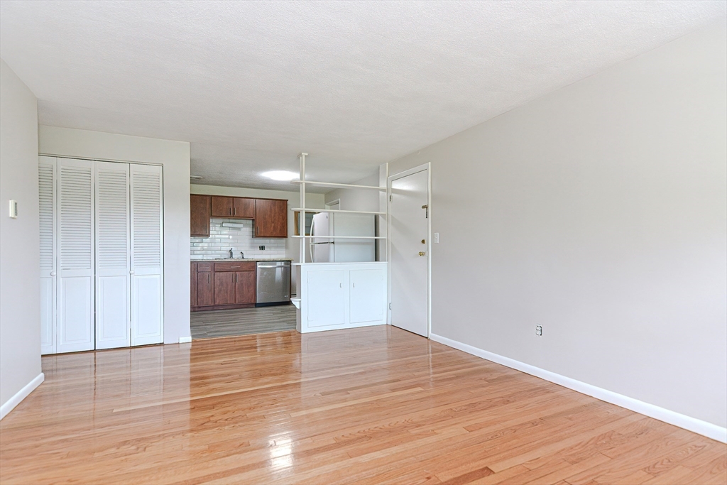 4 Colonial Village Dr #9, Arlington, MA, 4 Colonial Village Dr #9, Arlington, MA Photo #11