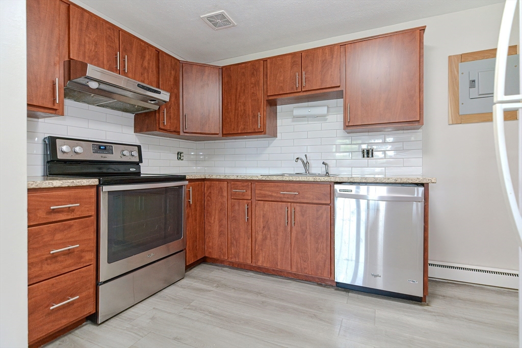 4 Colonial Village Dr 9