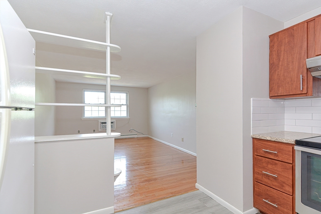 4 Colonial Village Dr #9, Arlington, MA, 4 Colonial Village Dr #9, Arlington, MA Photo #8