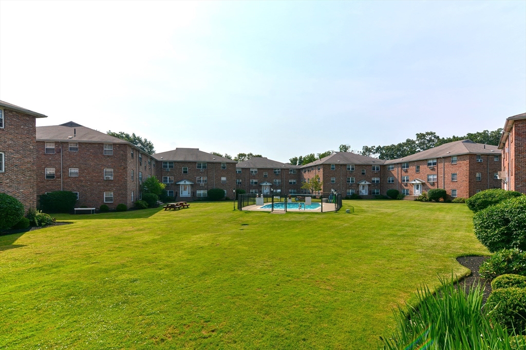 4 Colonial Village Dr #9, Arlington, MA, 4 Colonial Village Dr #9, Arlington, MA Photo #23