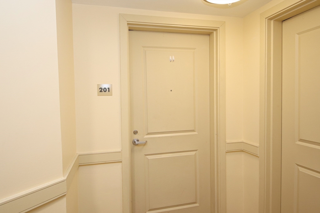 Chelsea, Massachusetts 02150, United States, 2 Bedrooms Bedrooms, ,2 BathroomsBathrooms,Residential,Active,86071