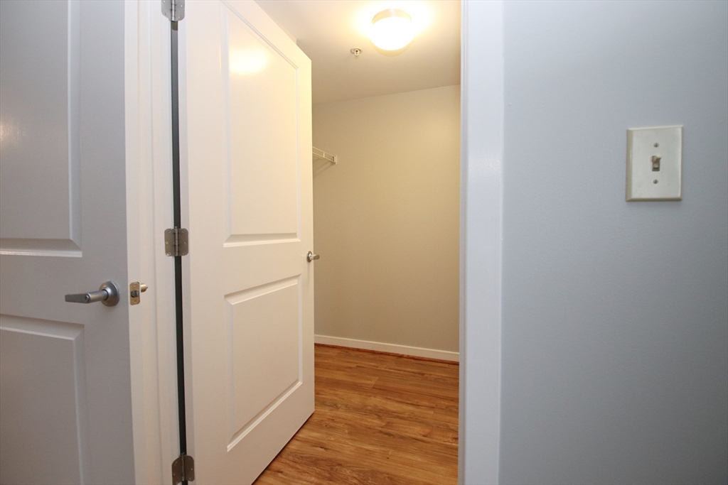 Chelsea, Massachusetts 02150, United States, 2 Bedrooms Bedrooms, ,2 BathroomsBathrooms,Residential,Active,86071