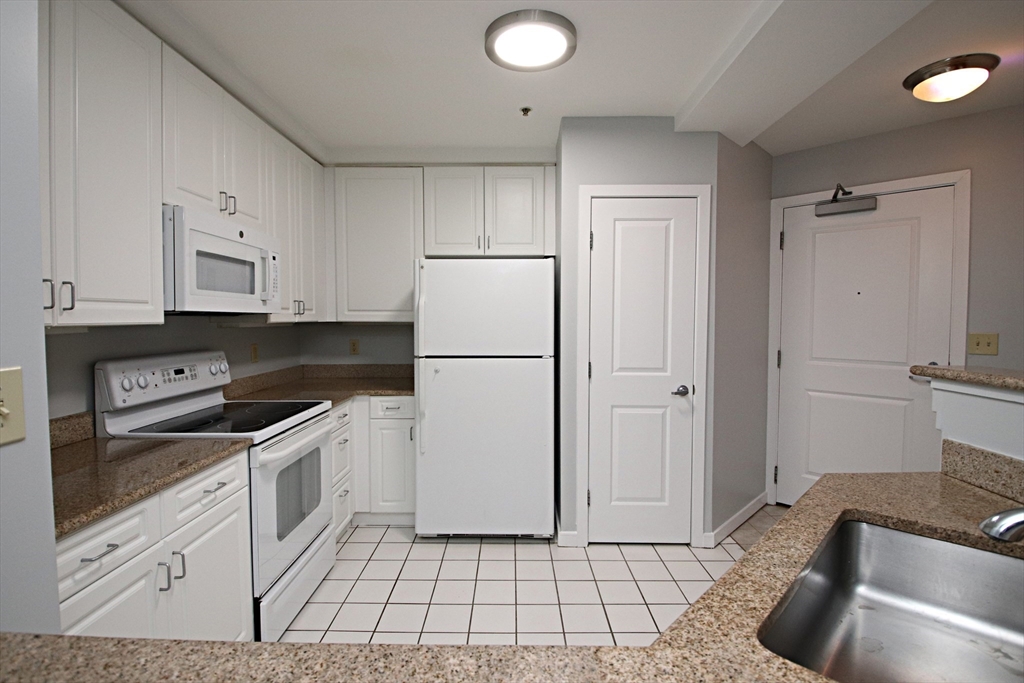 Chelsea, Massachusetts 02150, United States, 2 Bedrooms Bedrooms, ,2 BathroomsBathrooms,Residential,Active,86071