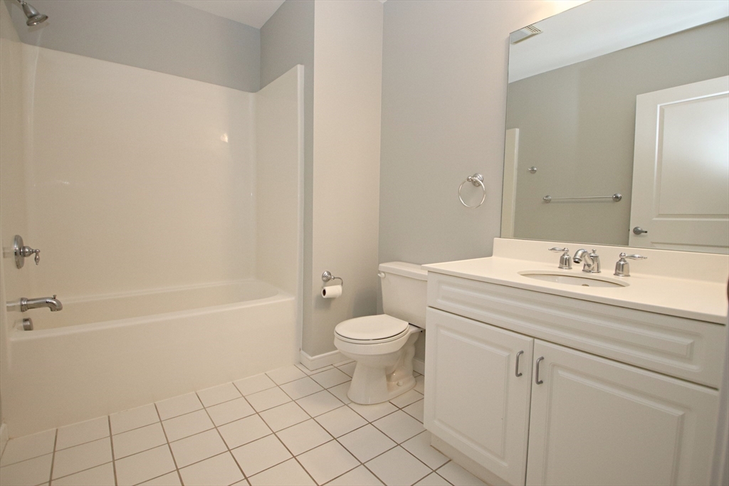 Chelsea, Massachusetts 02150, United States, 2 Bedrooms Bedrooms, ,2 BathroomsBathrooms,Residential,Active,86071