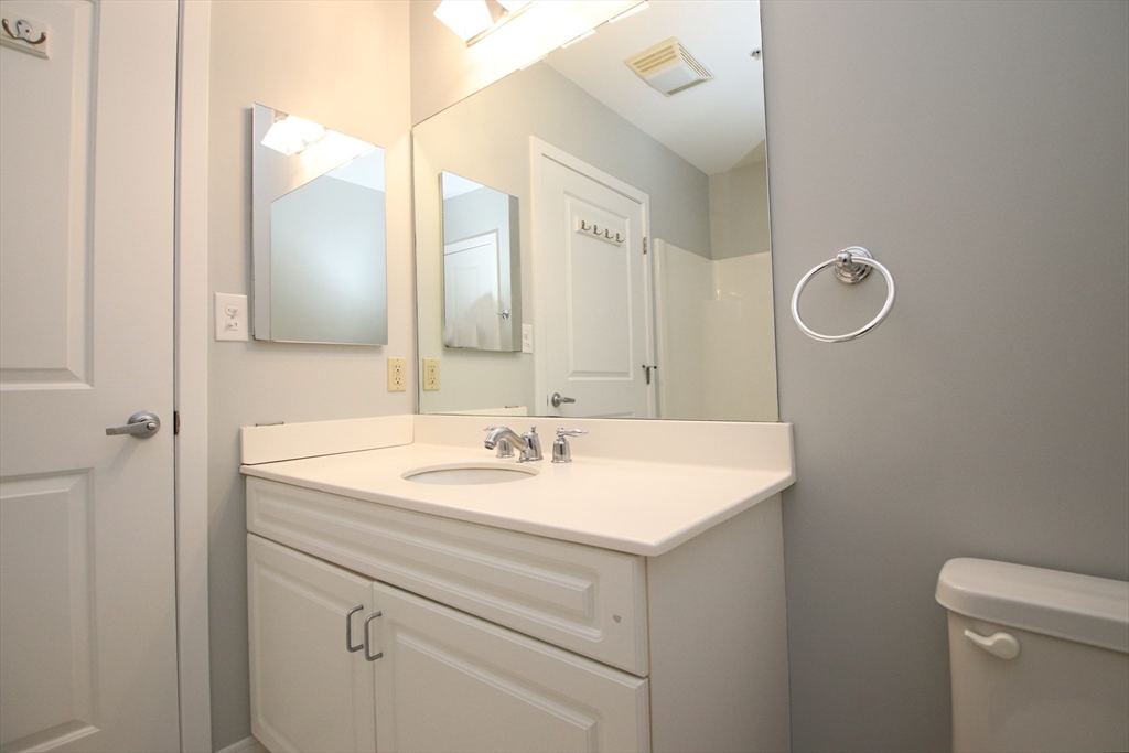 Chelsea, Massachusetts 02150, United States, 2 Bedrooms Bedrooms, ,2 BathroomsBathrooms,Residential,Active,86071