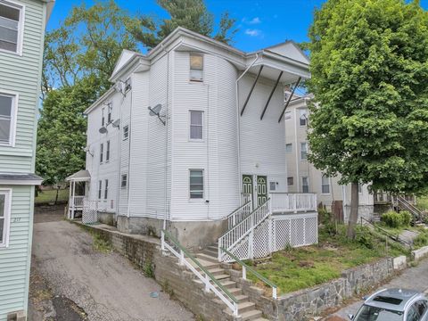 215 Beacon St Worcester MA 01610