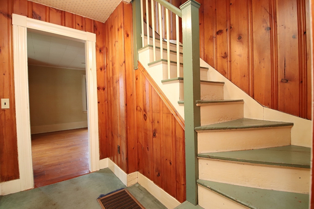 Lynn, Massachusetts 01905, United States, 3 Bedrooms Bedrooms, ,2 BathroomsBathrooms,Residential,Pending,121200