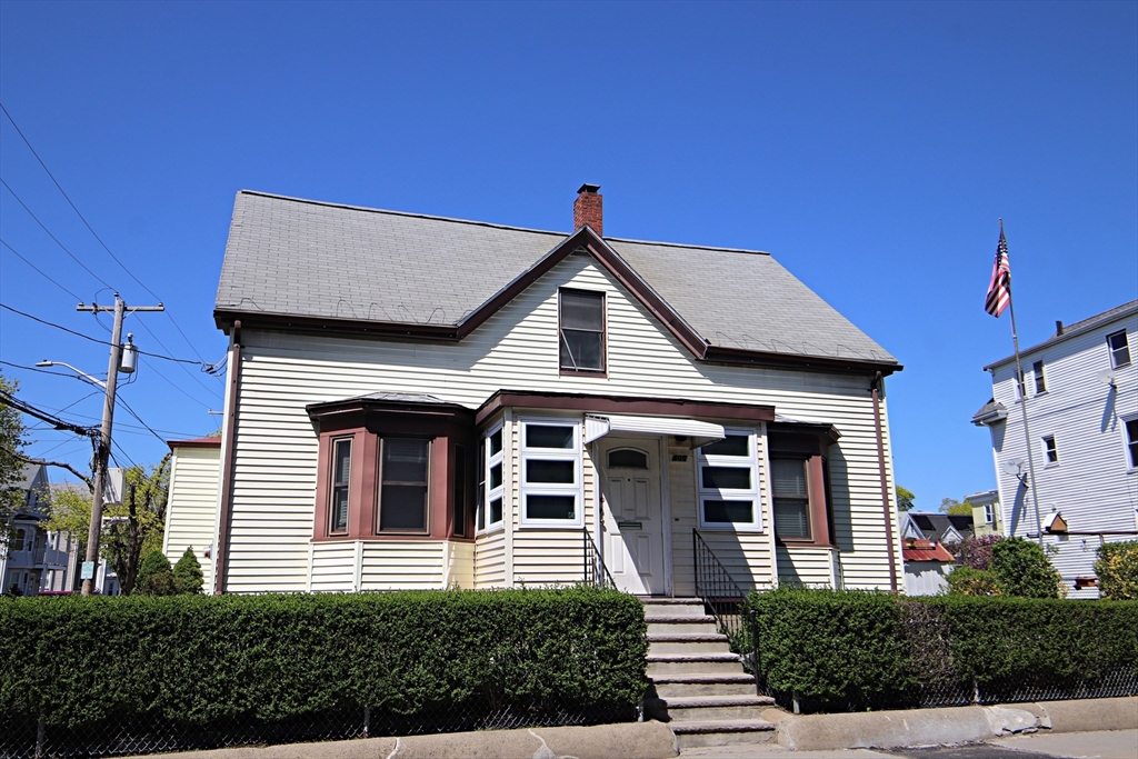 Lynn, Massachusetts 01905, United States, 3 Bedrooms Bedrooms, ,2 BathroomsBathrooms,Residential,Pending,121200