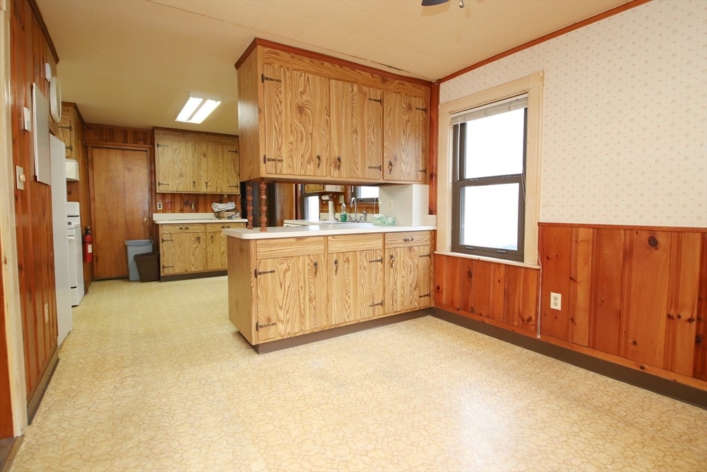 Lynn, Massachusetts 01905, United States, 3 Bedrooms Bedrooms, ,2 BathroomsBathrooms,Residential,Pending,121200