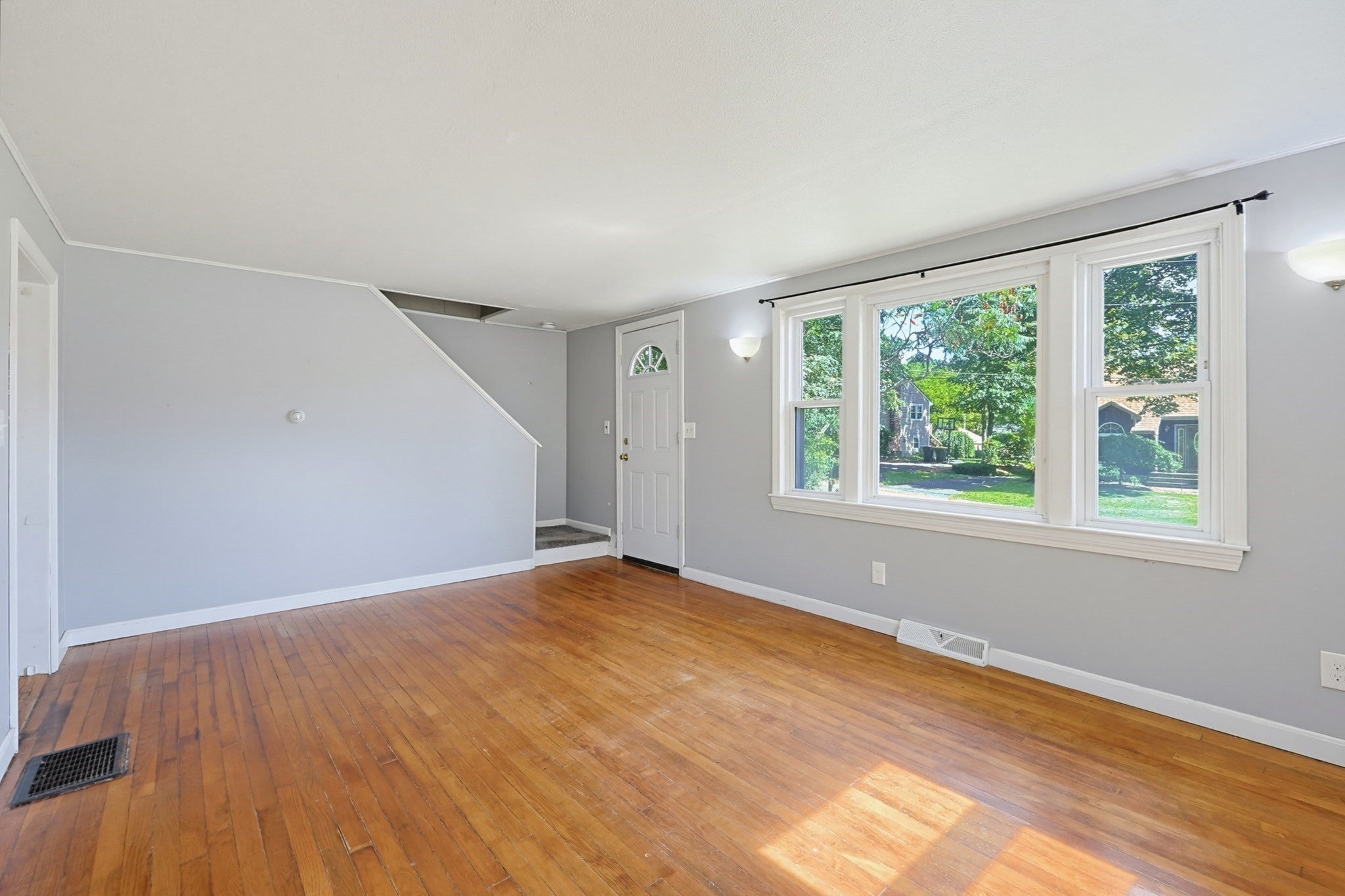 80 Hill Ave, Franklin, MA, 80 Hill Ave, Franklin, MA Photo #4
