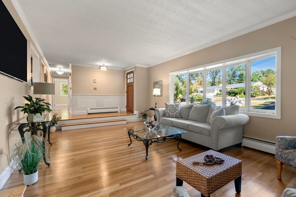 5 Oakwood Rd