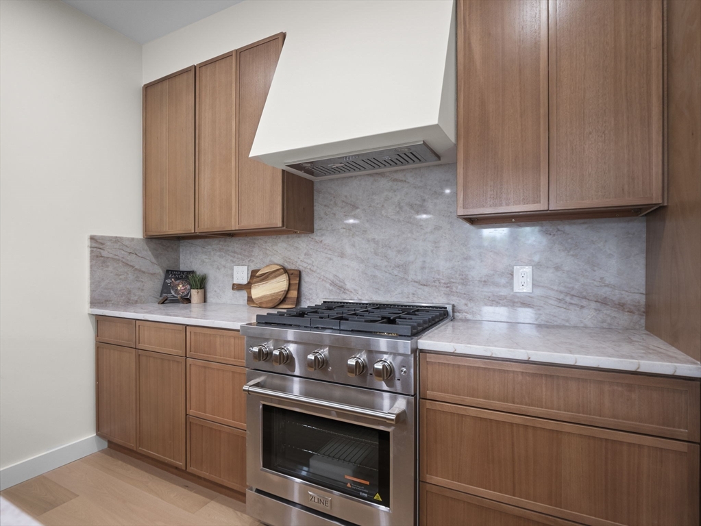 106 Bunker Hill St 3