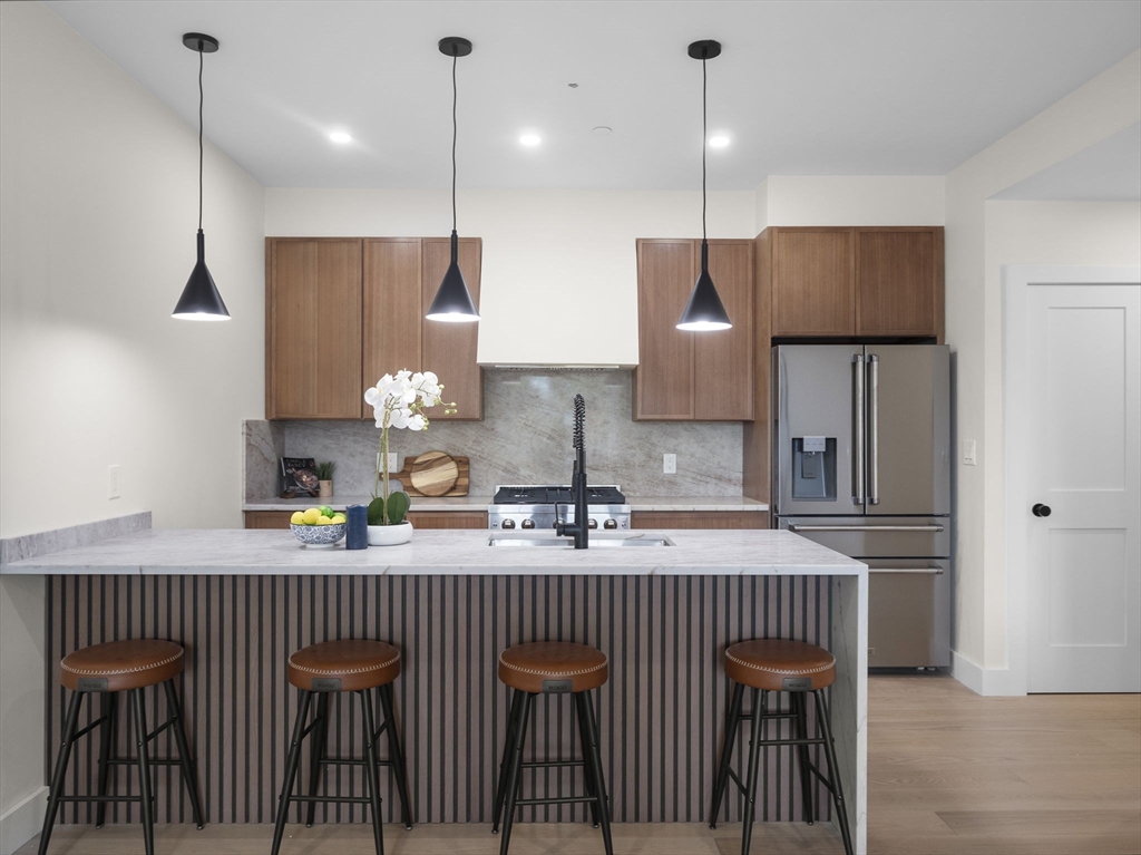 Boston, Massachusetts 02129, United States, 2 Bedrooms Bedrooms, ,2 BathroomsBathrooms,Residential,Active,167281