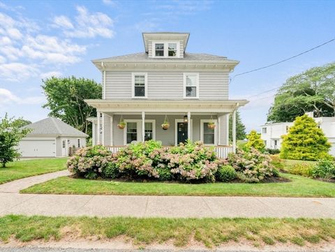 Photo of 548 Elm St, Dartmouth, MA 02748 (MLS # 73520274)