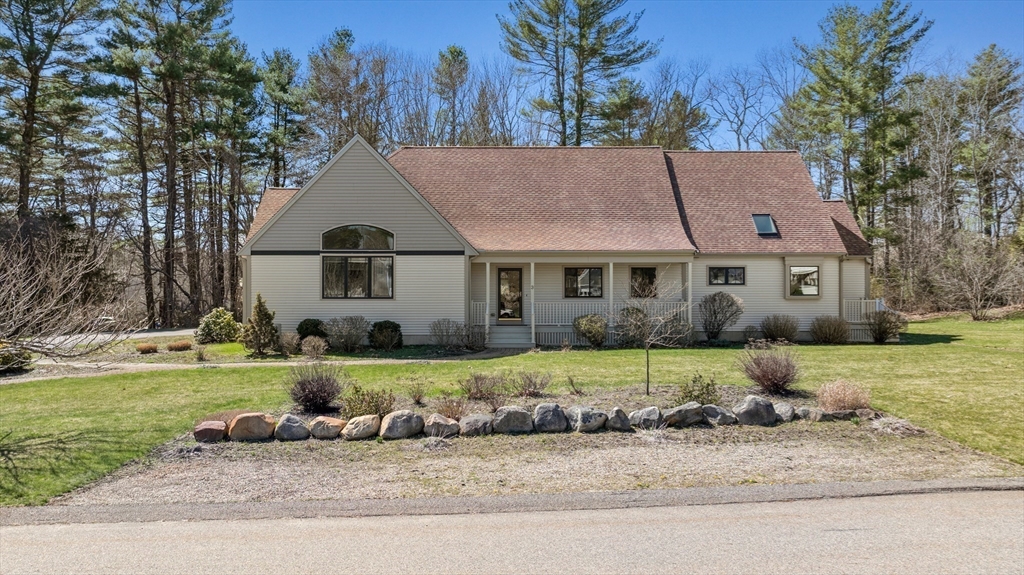 3 Christopher Ln