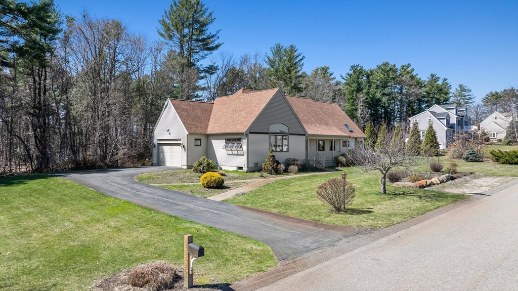 3 Christopher Ln