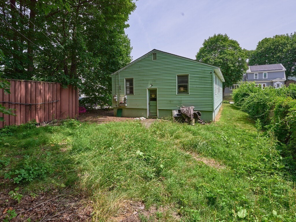 10 Ashwood St