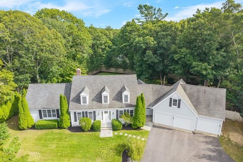 Photo of 37 Katelyn Hills Dr, Falmouth, MA 02540 (MLS # 73430721)