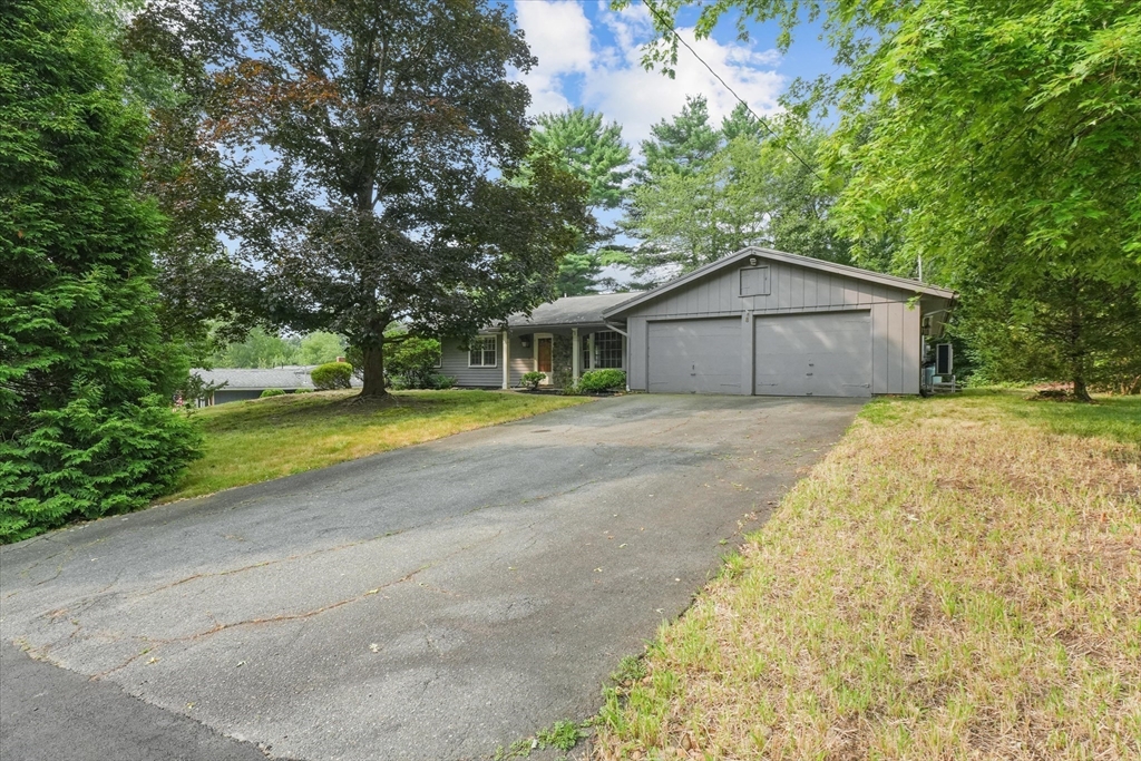 8 Birch Ln