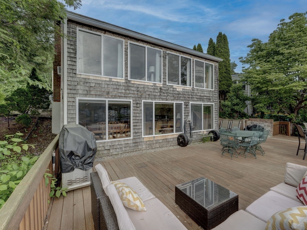 31 Pine Tree Drive