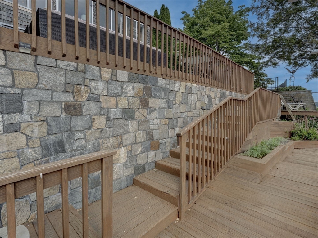 31 Pine Tree Drive