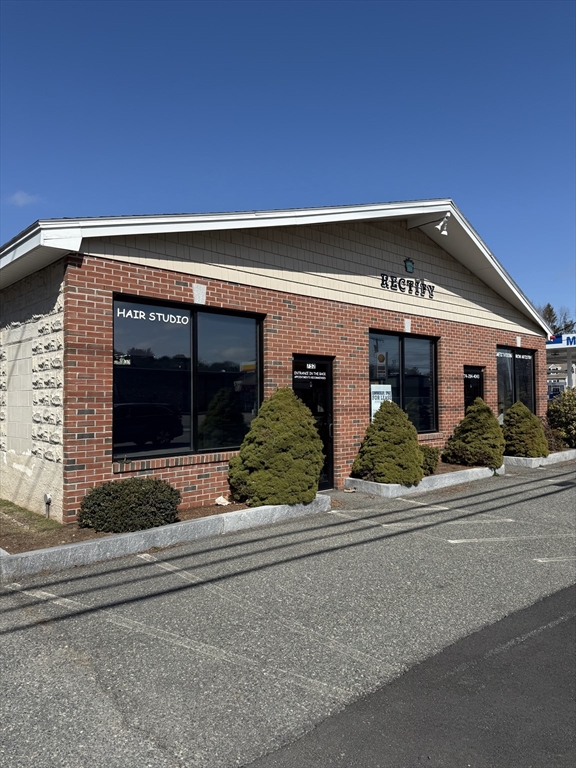 752 Main St