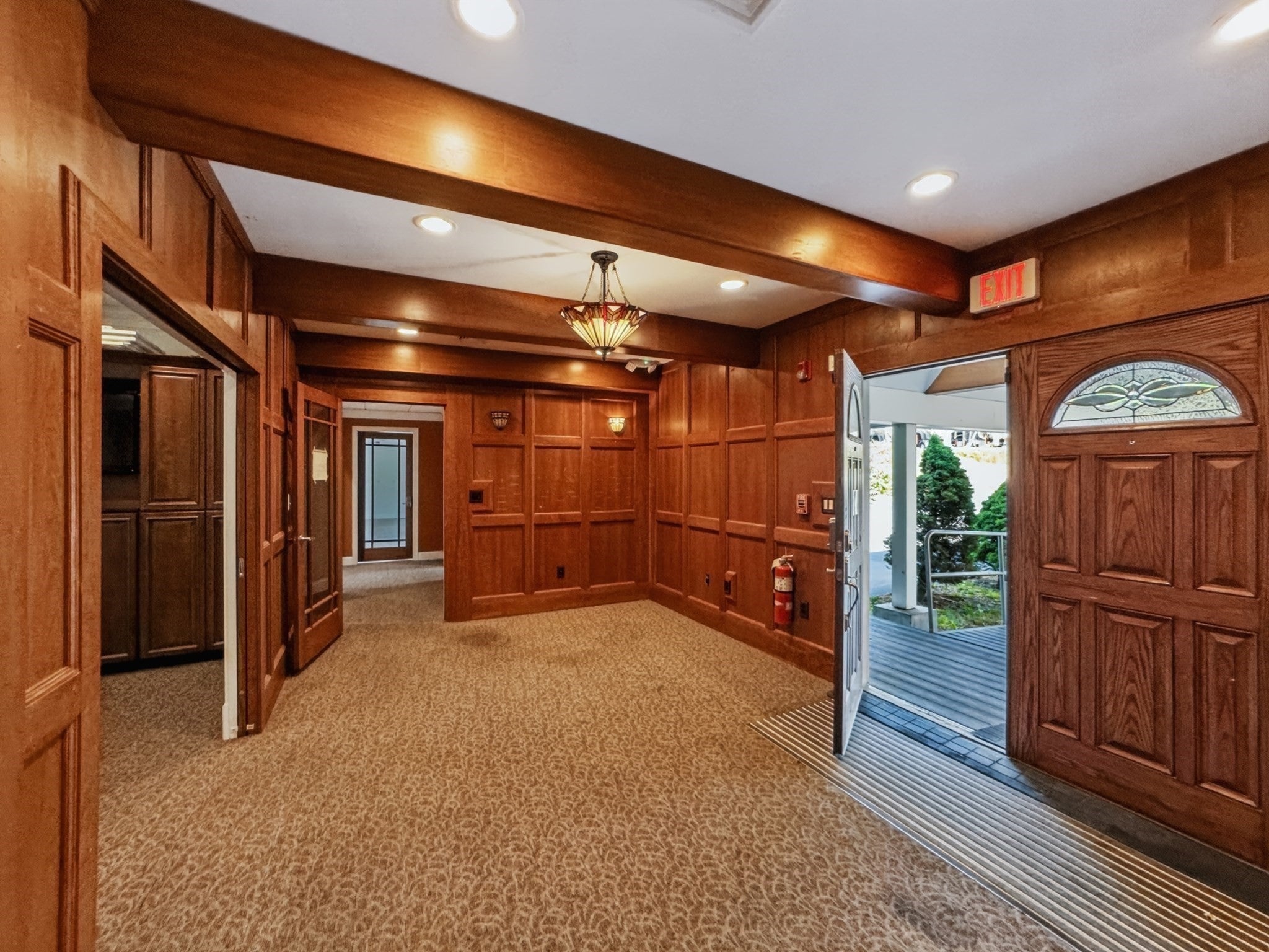 206 Turnpike Rd