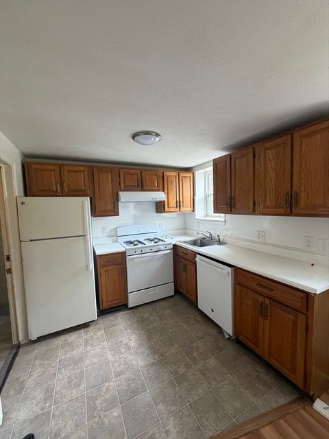 Photo of 72 Cabot St #2, Beverly, MA 01915 (MLS # 73527114)