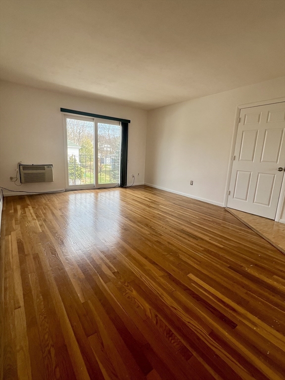 7 Endicott St 6