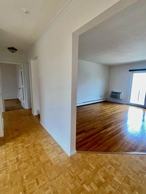 7 Endicott St 6