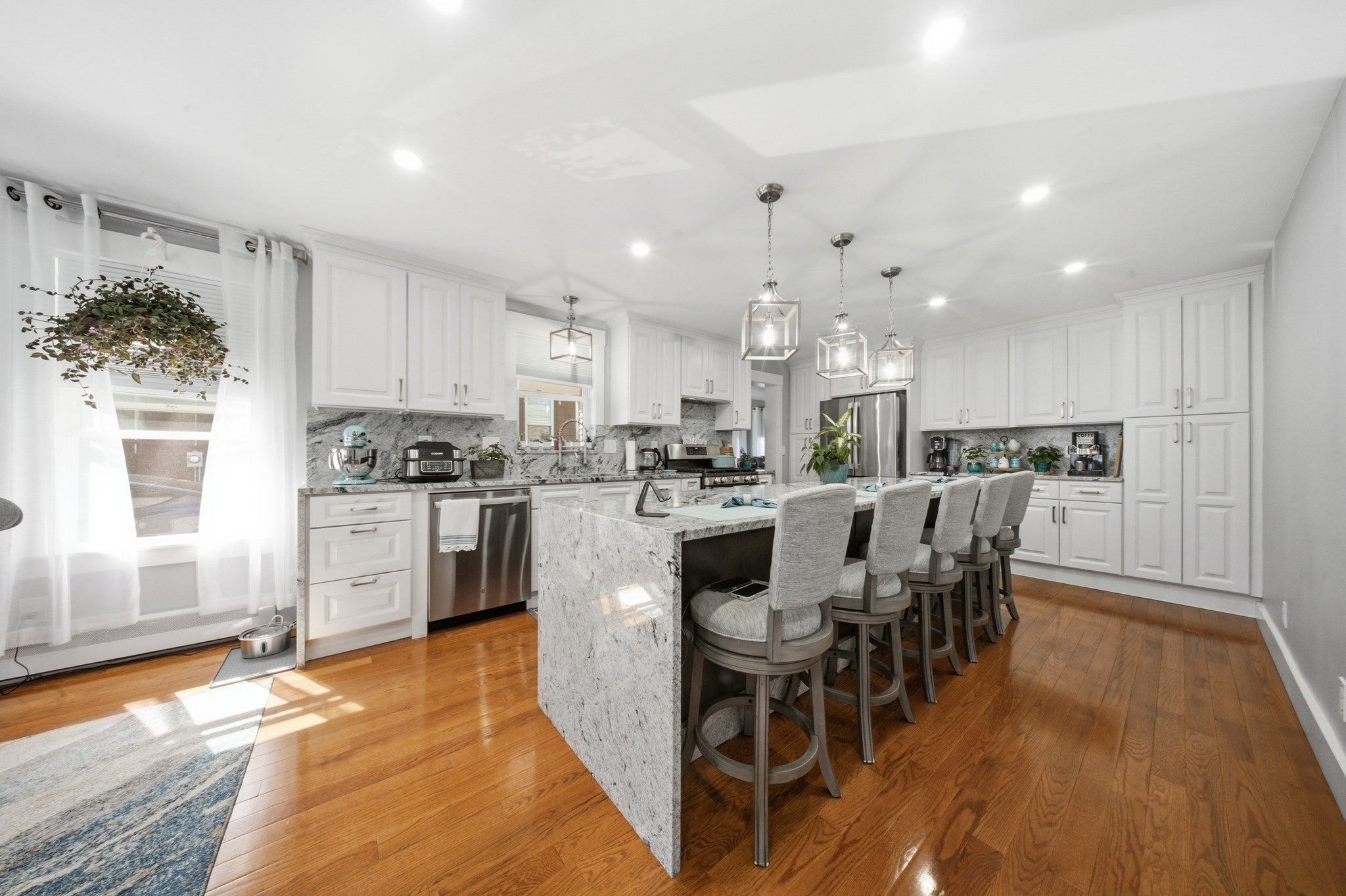 26 Acacia St, Gloucester, MA Photo #1