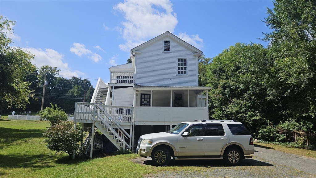 34 Main St