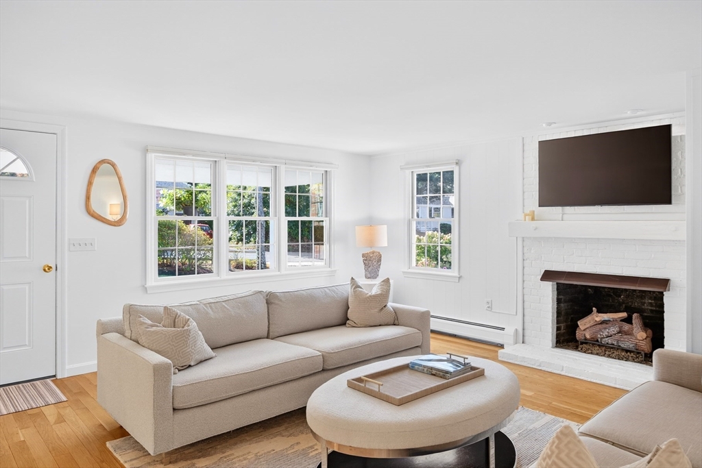 Chatham, Massachusetts 02633, United States, 4 Bedrooms Bedrooms, ,5 BathroomsBathrooms,Residential,Active,208935