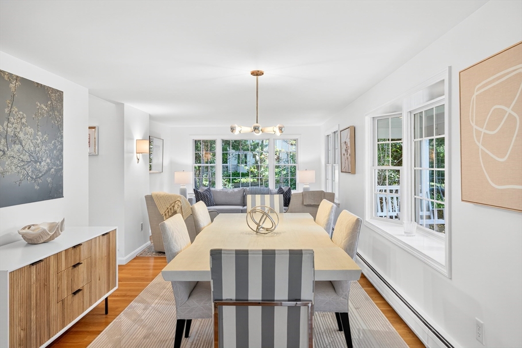 Chatham, Massachusetts 02633, United States, 4 Bedrooms Bedrooms, ,5 BathroomsBathrooms,Residential,Active,208935