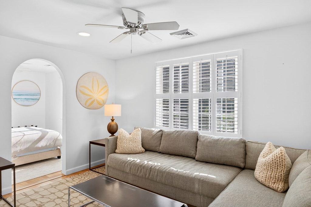 Chatham, Massachusetts 02633, United States, 4 Bedrooms Bedrooms, ,5 BathroomsBathrooms,Residential,Active,208935