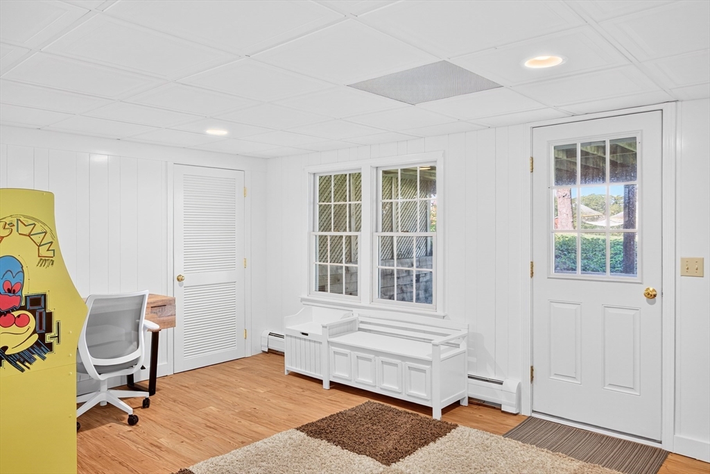 Chatham, Massachusetts 02633, United States, 4 Bedrooms Bedrooms, ,5 BathroomsBathrooms,Residential,Active,208935