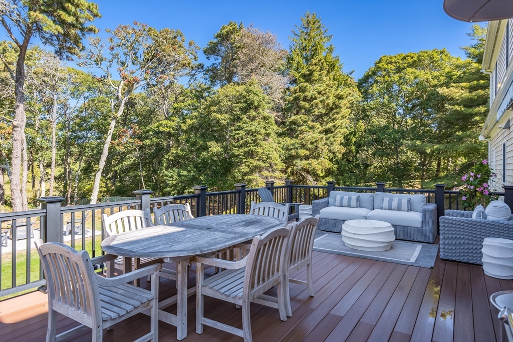 Chatham, Massachusetts 02633, United States, 4 Bedrooms Bedrooms, ,5 BathroomsBathrooms,Residential,Active,208935