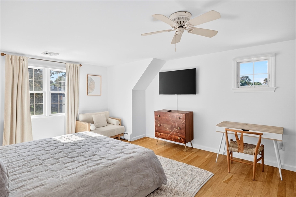 Chatham, Massachusetts 02633, United States, 4 Bedrooms Bedrooms, ,5 BathroomsBathrooms,Residential,Active,208935